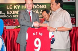 Arsenal ký hợp đồng sang Việt Nam vào tháng 7/2013